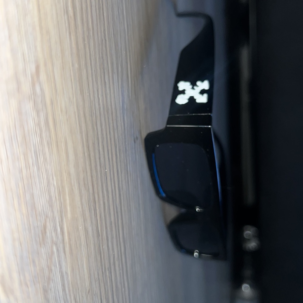 *SEND BEST OFFER* New off white glasses